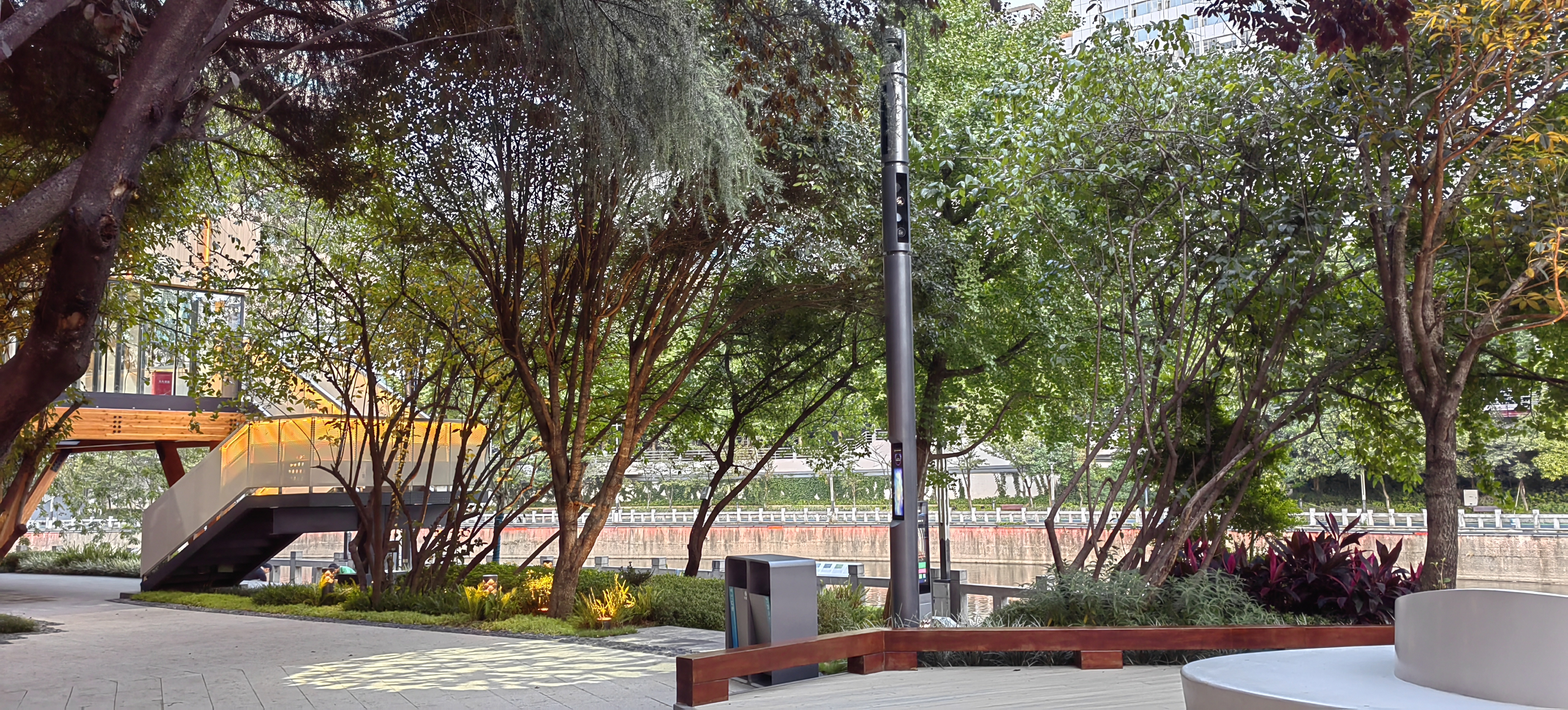 5 smart pole